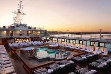 Oceania Cruises The Pool 8.jpg